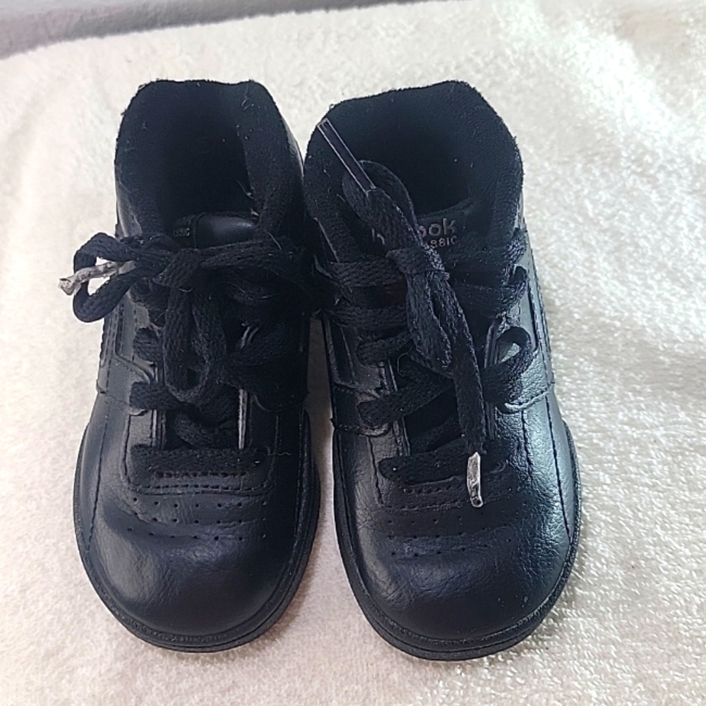 Reebok Kids High Black Sneakers. Size 6